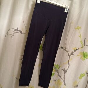 Navy aerie real me leggings size M short
